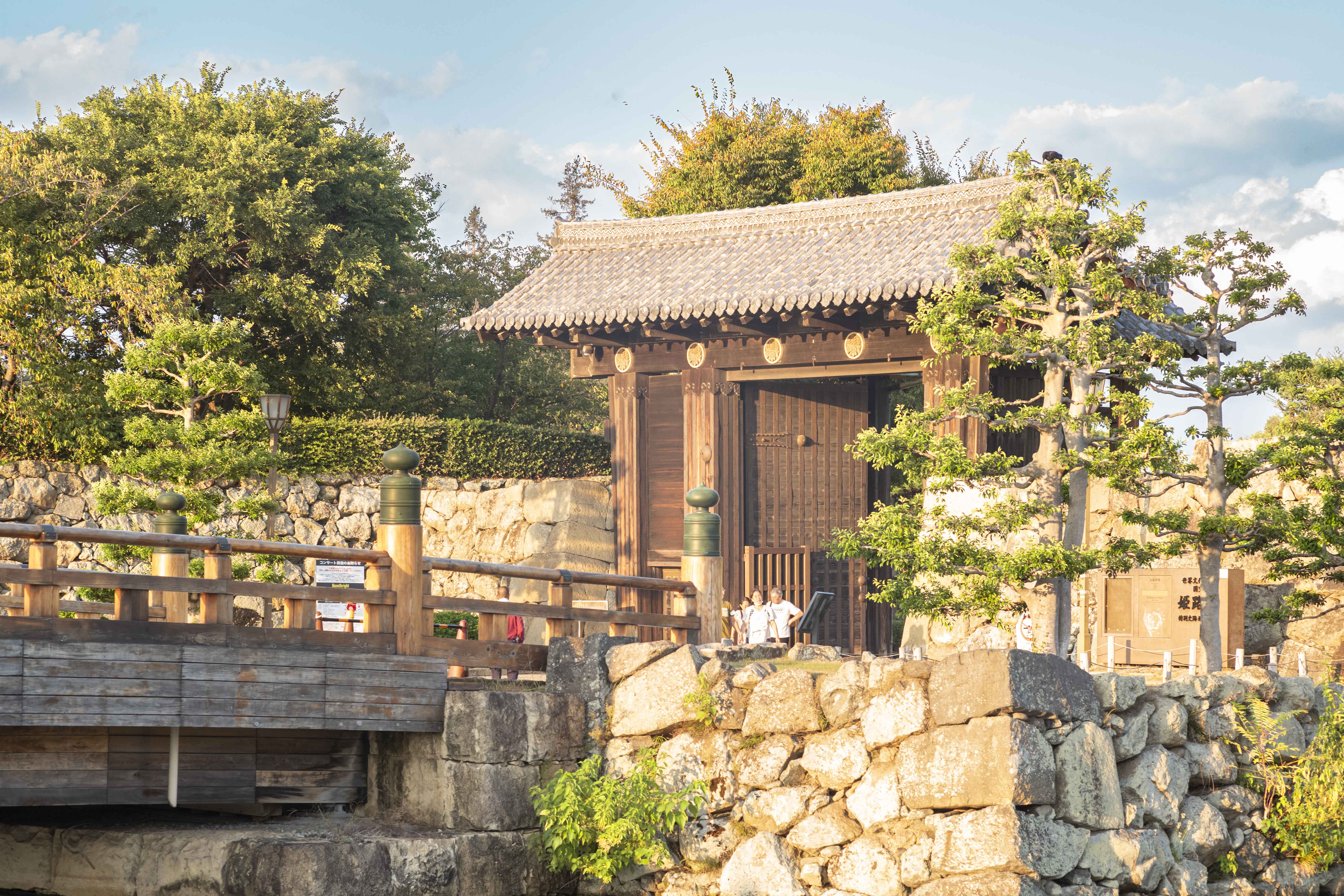 姫路城 — 第十七景 追手門夕照（桜門から、秋の午後）