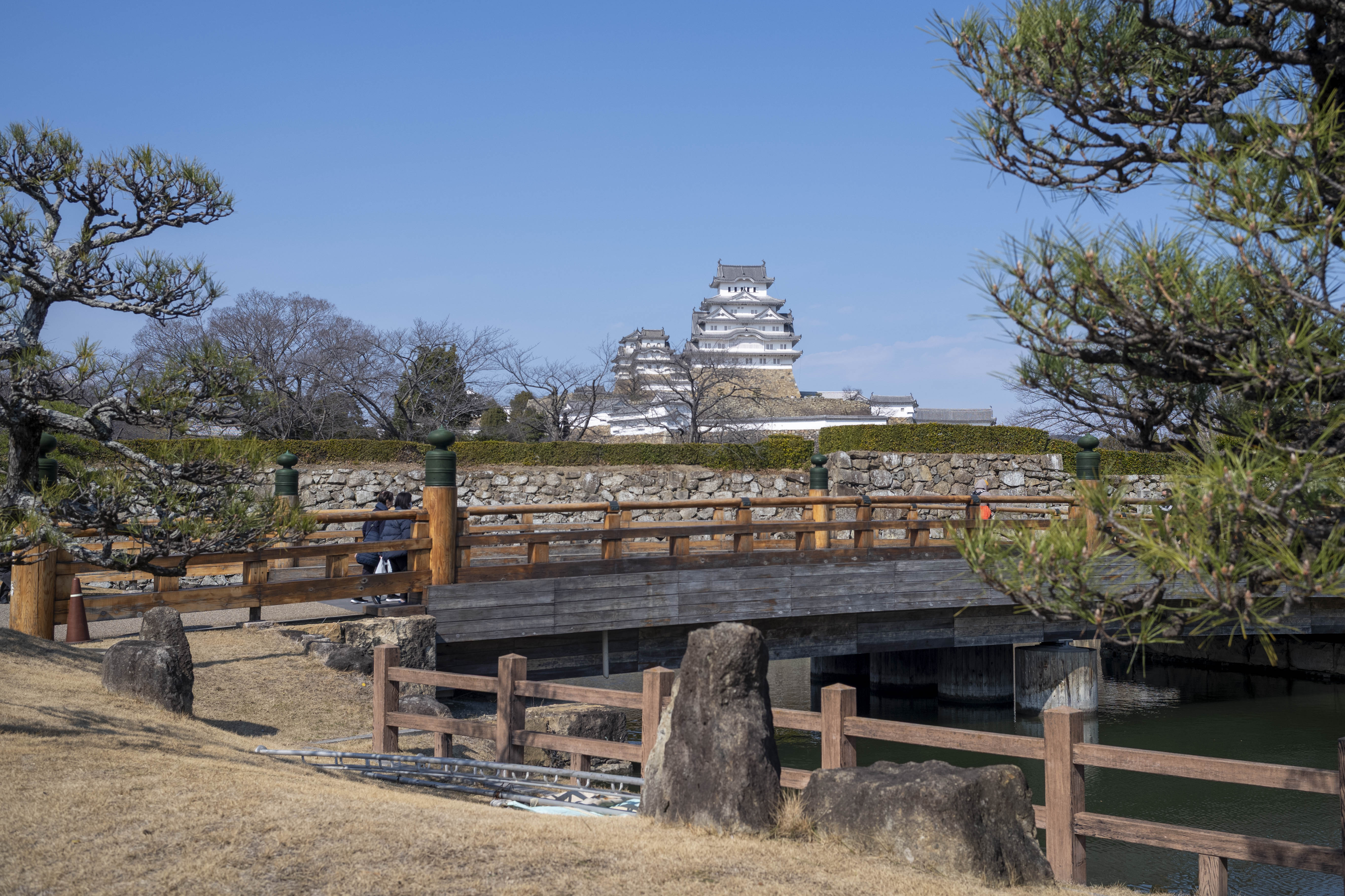 姫路城 — 第十八景 橋上の秋景（桜門橋から、秋の午後）