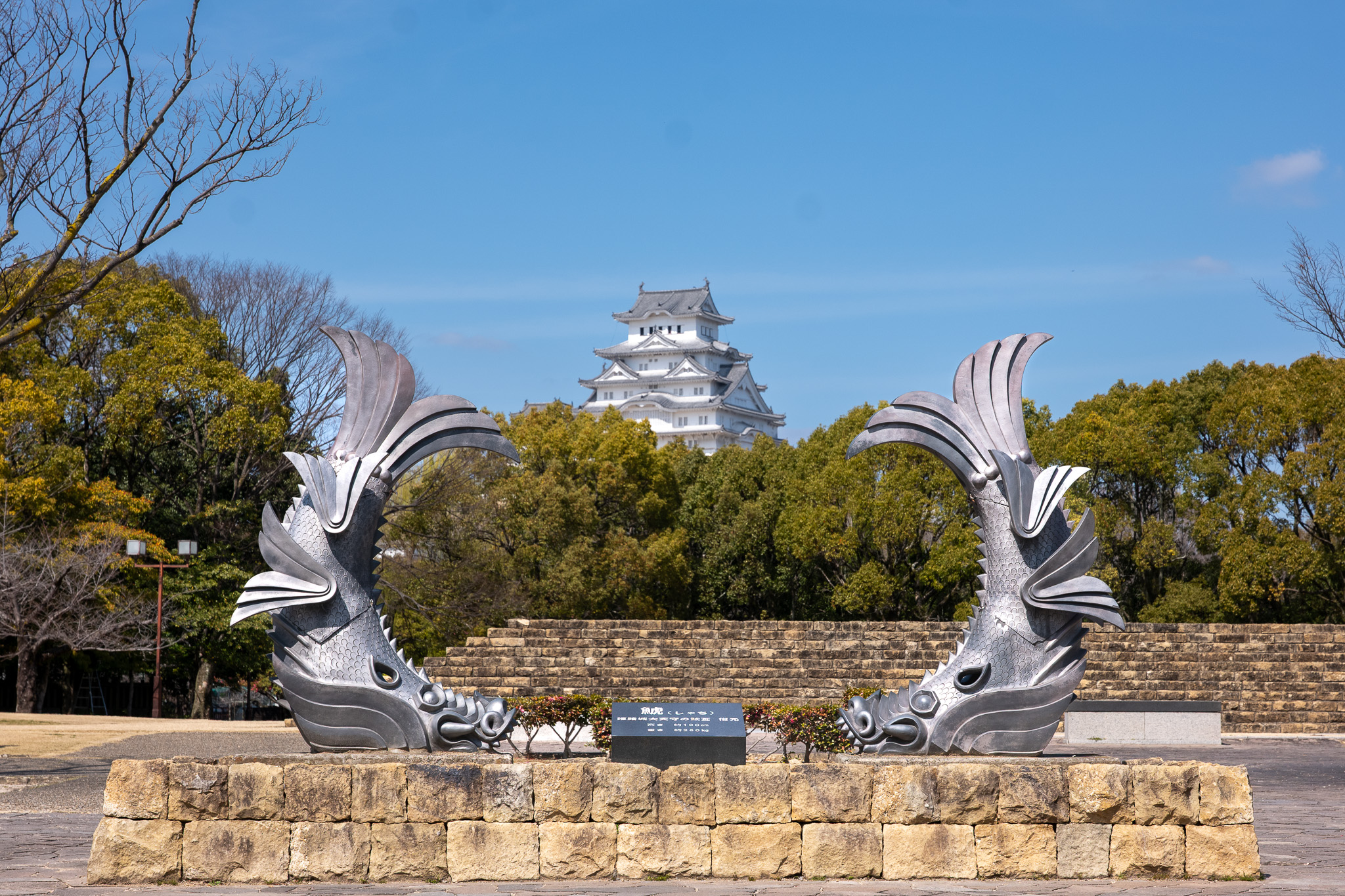 白鷺三十六景 — 姫路城を36の視点で撮る