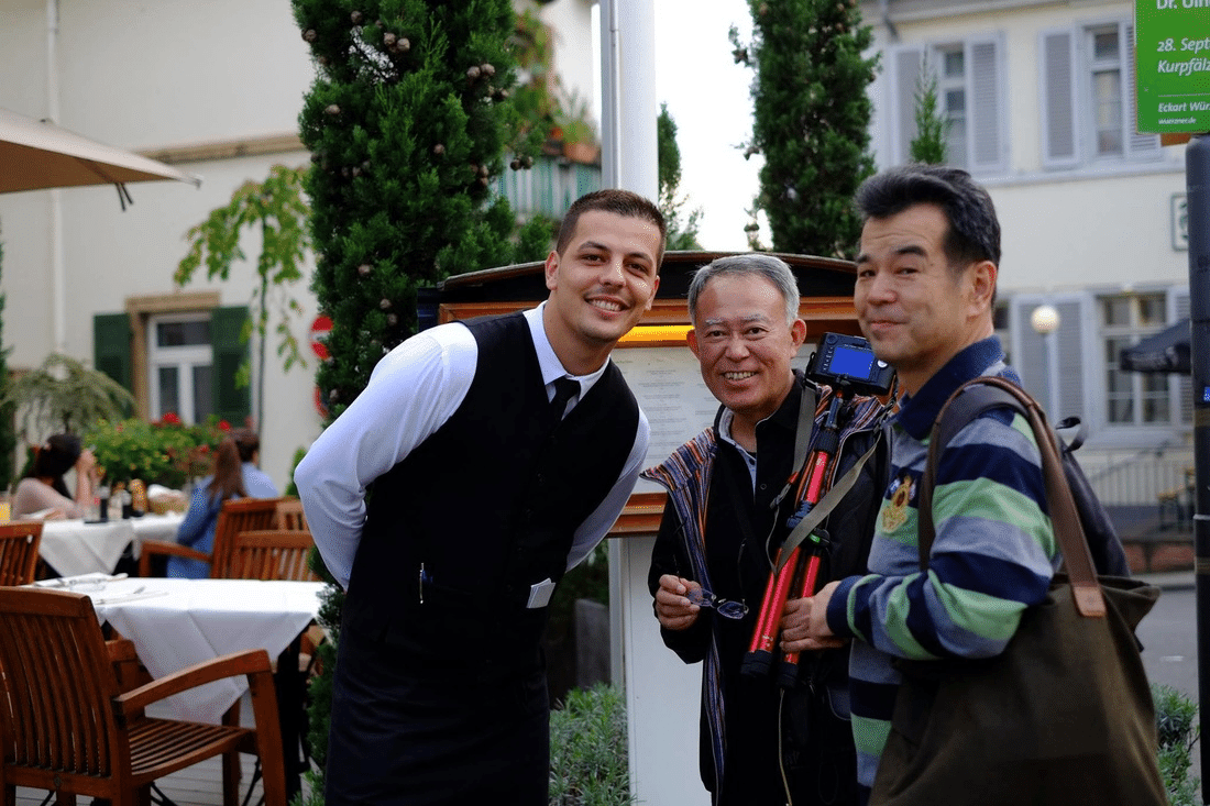 アルバニア兄さんと師匠、バスターさん