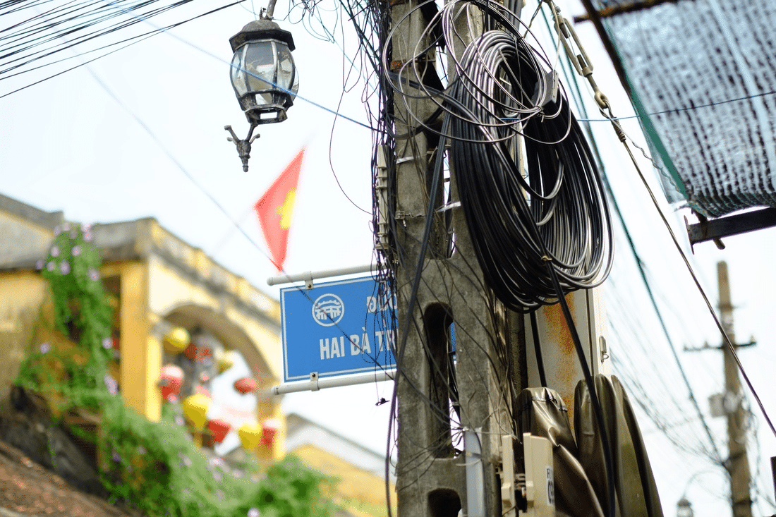 電線がむしろアートですよね