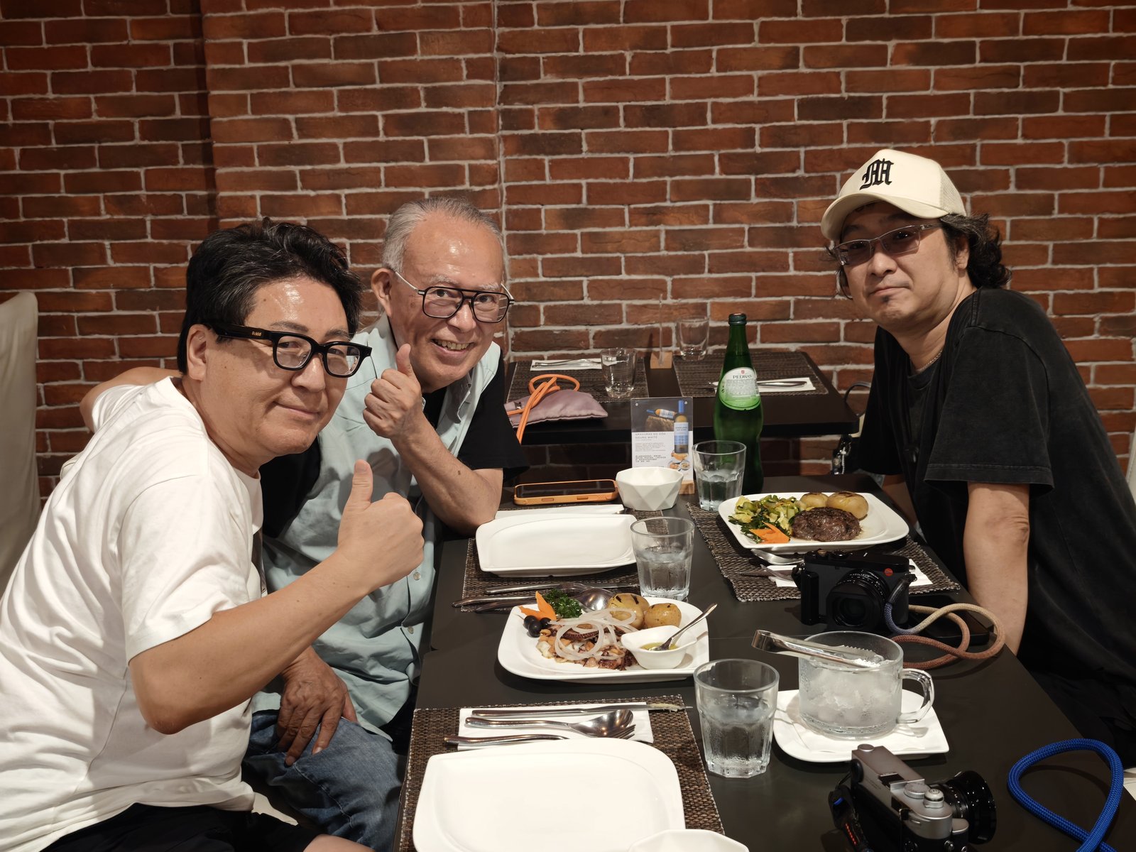 50代、60代、70代の3人で、夕食。