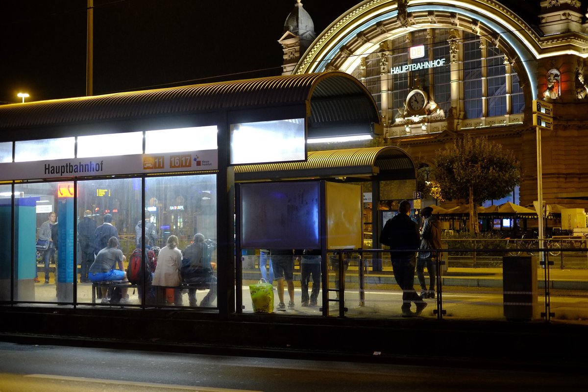 プラハから到着したフランクフルト中央駅