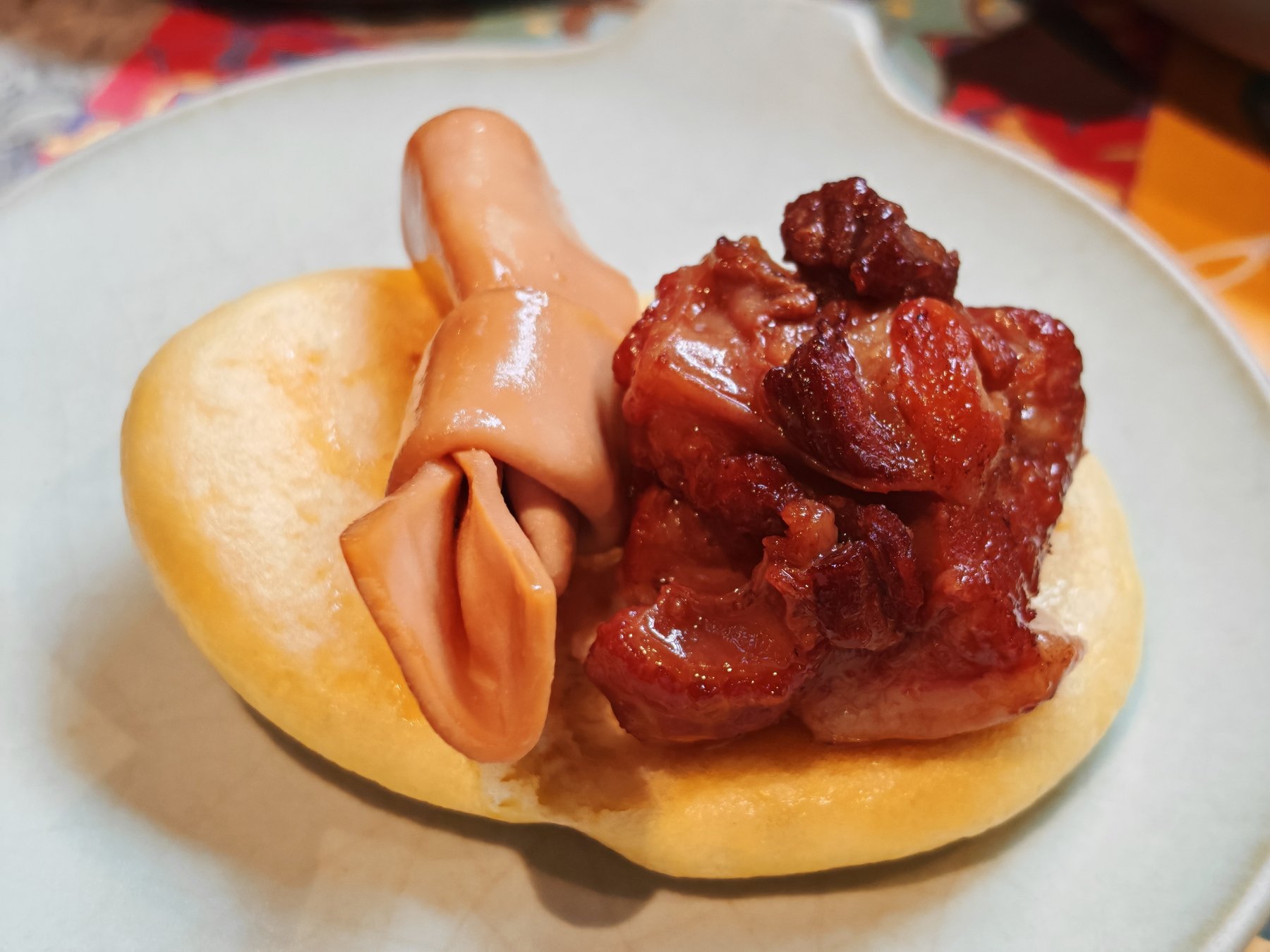 パンが肉の脂を吸い取ってくれる