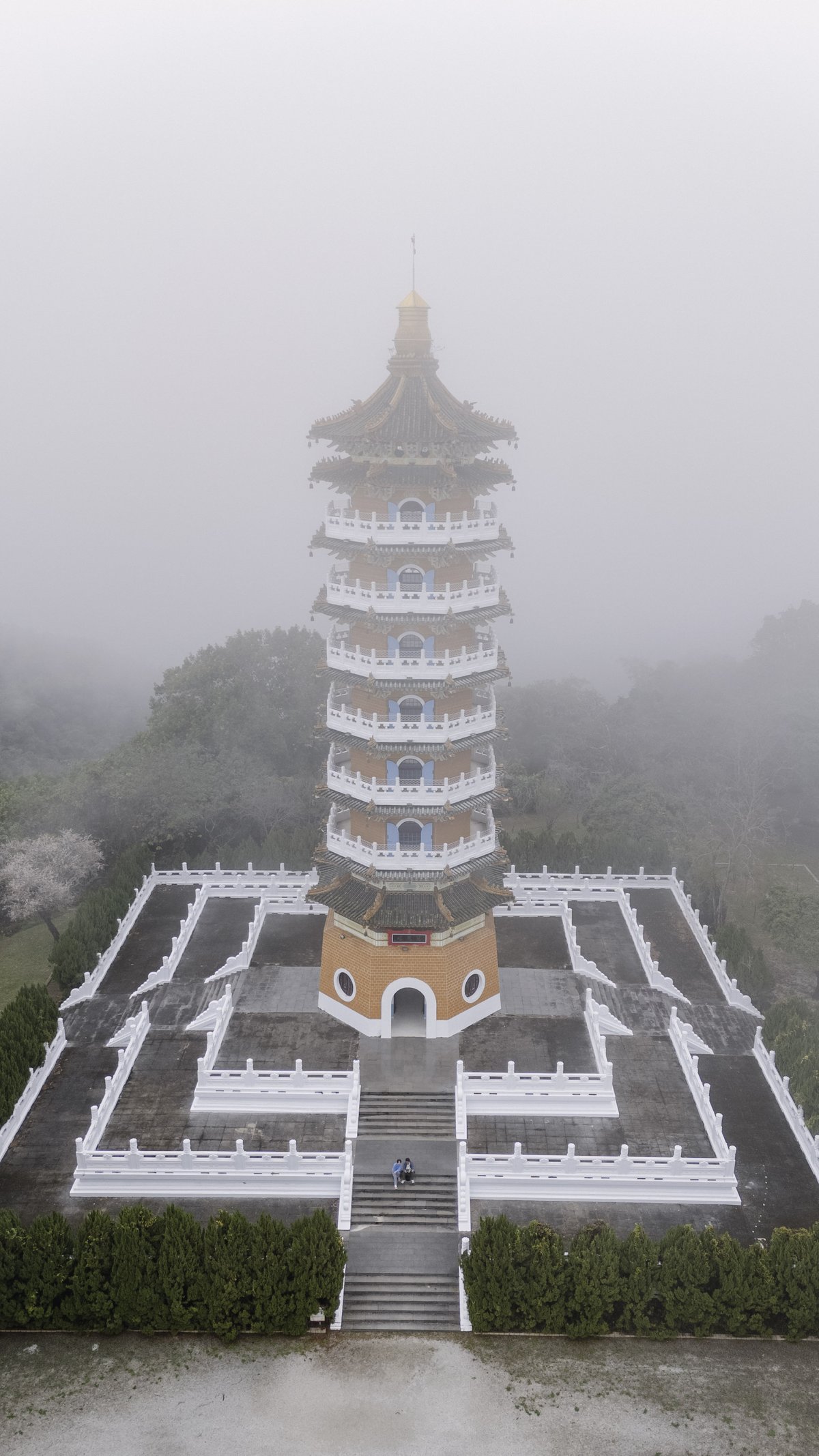 日月潭 — 霧雨の湖、贅沢なステイ