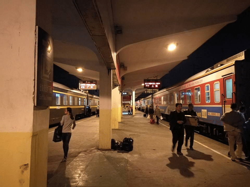 夜１０時の西安駅