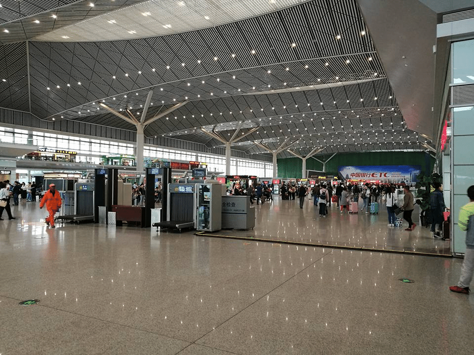 西安北駅内部