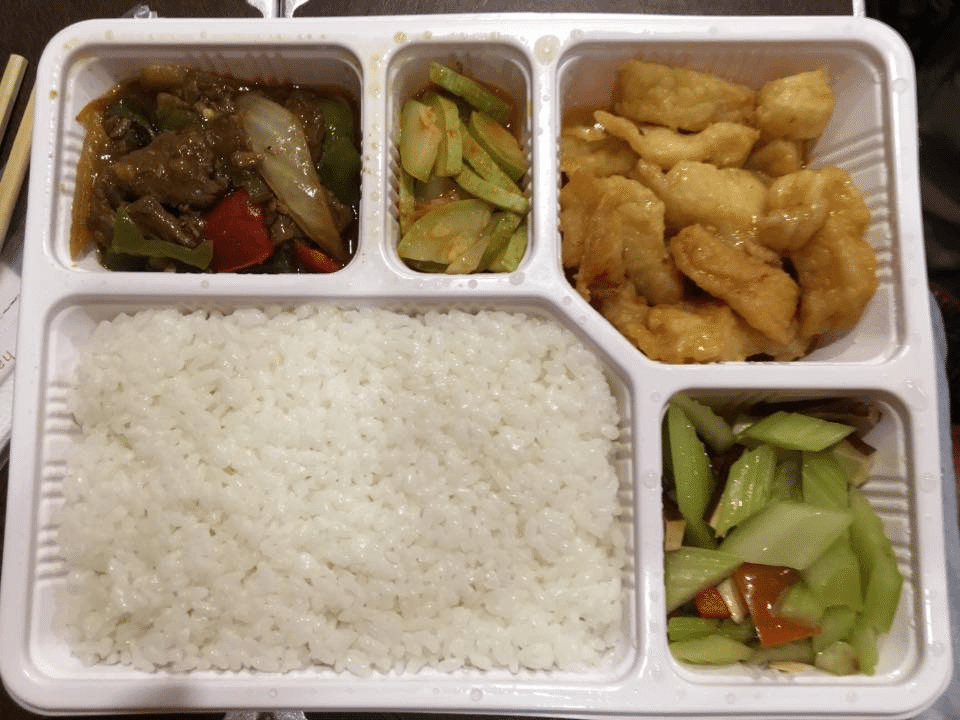 可もなく不可もない弁当