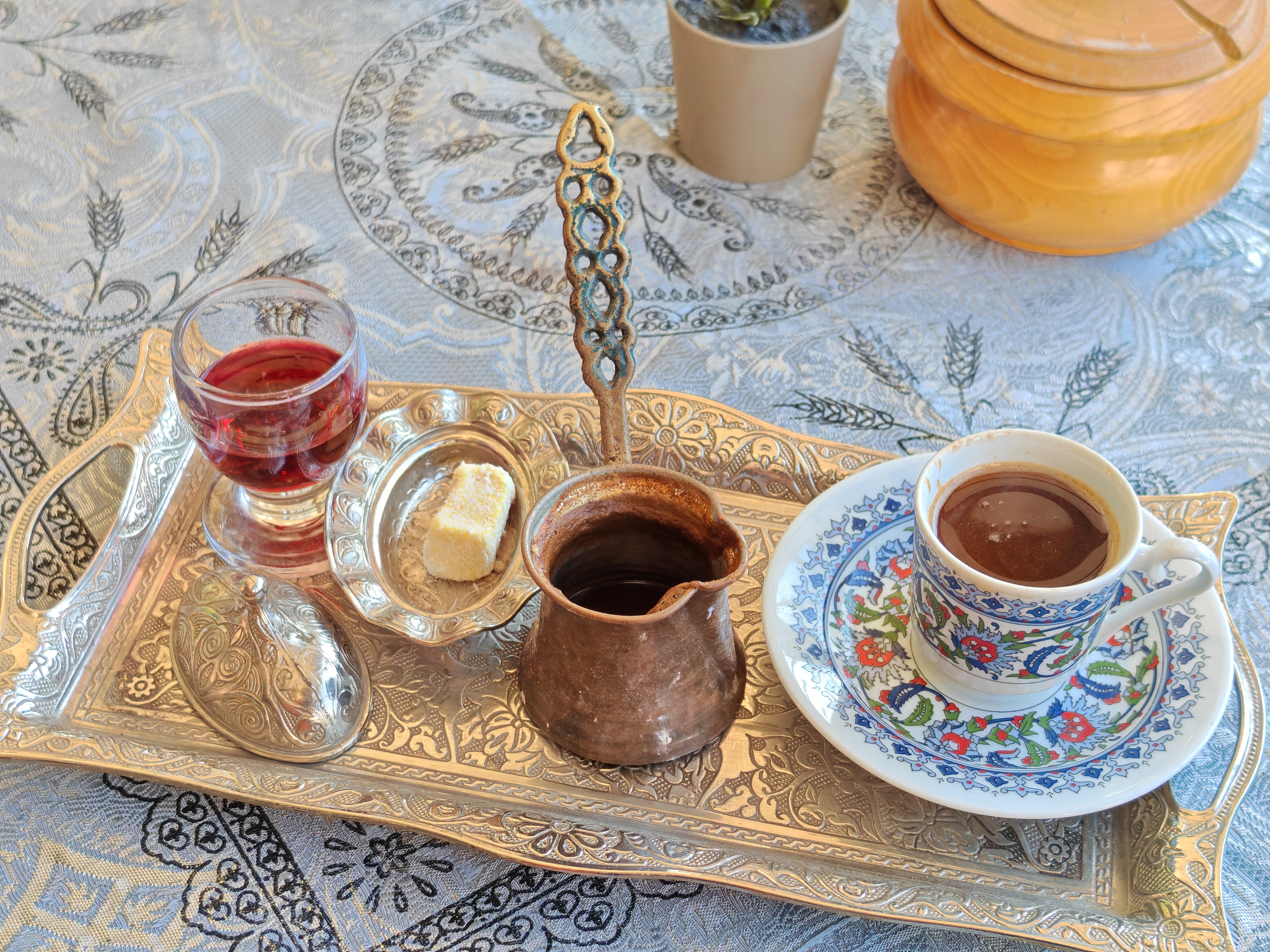 展望台で飲んだトルコティーとコーヒー